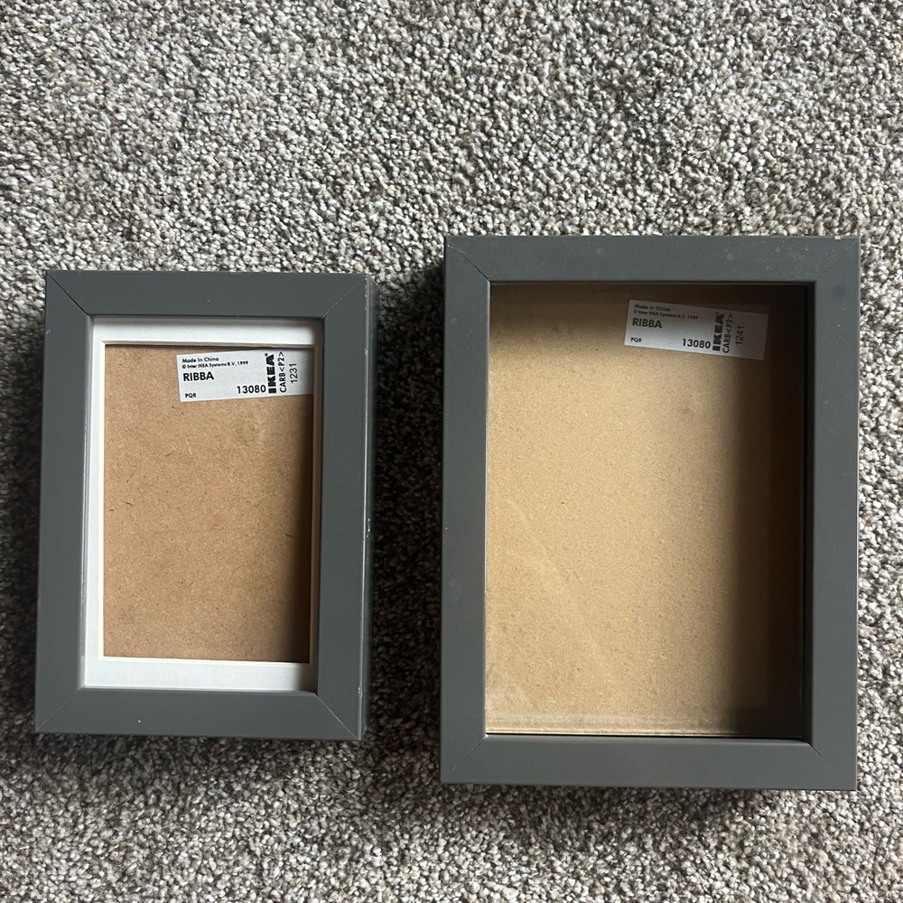 Gray Picture Frame Set. Holds a 4 x 6 & 5 x 7 photo. Hang or display on a desk.